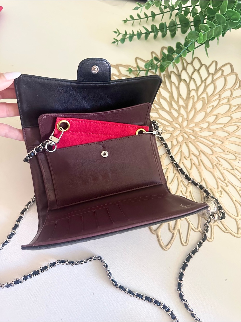 CHANEL Gusset Classic Flap Wallet - Picture 10 of 12
